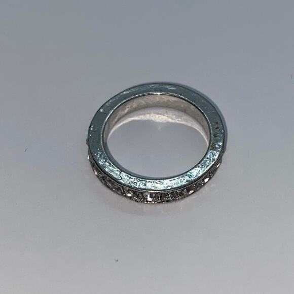 Silver-Tone Clear Rhinestone Band Style Ring Women's Size 6.5 - Picture 6 of 7